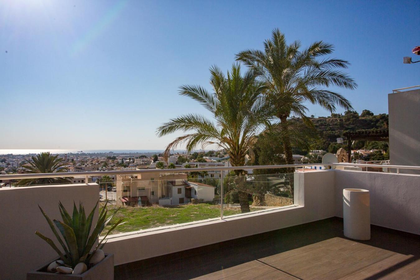 Penthouse Duplex Overlooking The Mediterranean Lárnaca Exterior foto