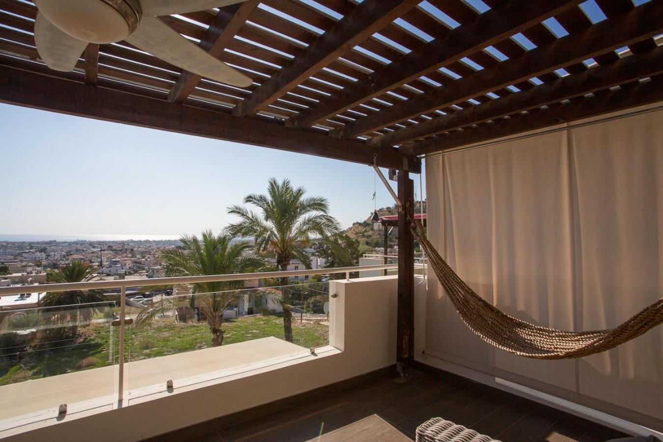 Penthouse Duplex Overlooking The Mediterranean Lárnaca Exterior foto